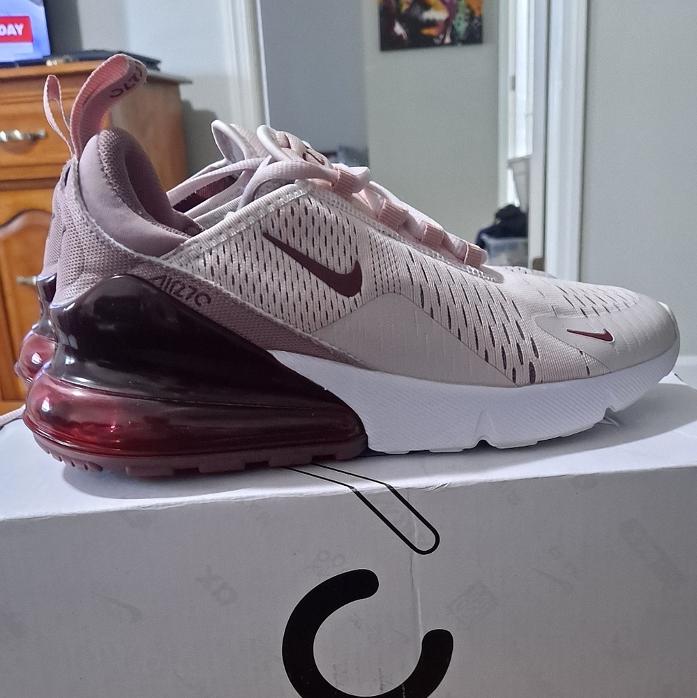 Women Max 270 size 7